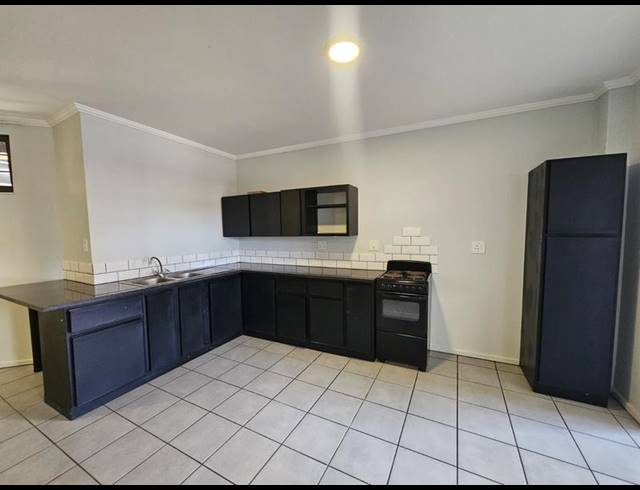 2 BEDROOM PROPERTY TO RENT IN FLORIDA
